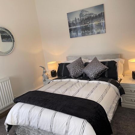 Tollgate House - Luxury Cozy Cottage - Huge Hot Tub - Alton Towers Cheadle  Extérieur photo