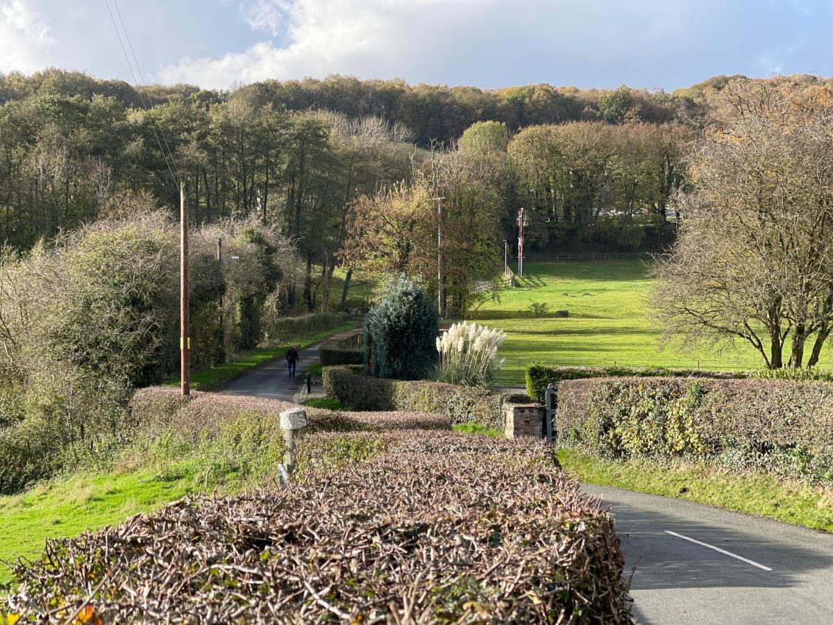 Tollgate House - Luxury Cozy Cottage - Huge Hot Tub - Alton Towers Cheadle  Extérieur photo
