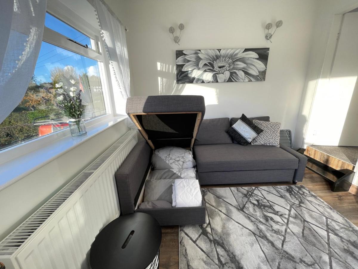 Tollgate House - Luxury Cozy Cottage - Huge Hot Tub - Alton Towers Cheadle  Extérieur photo