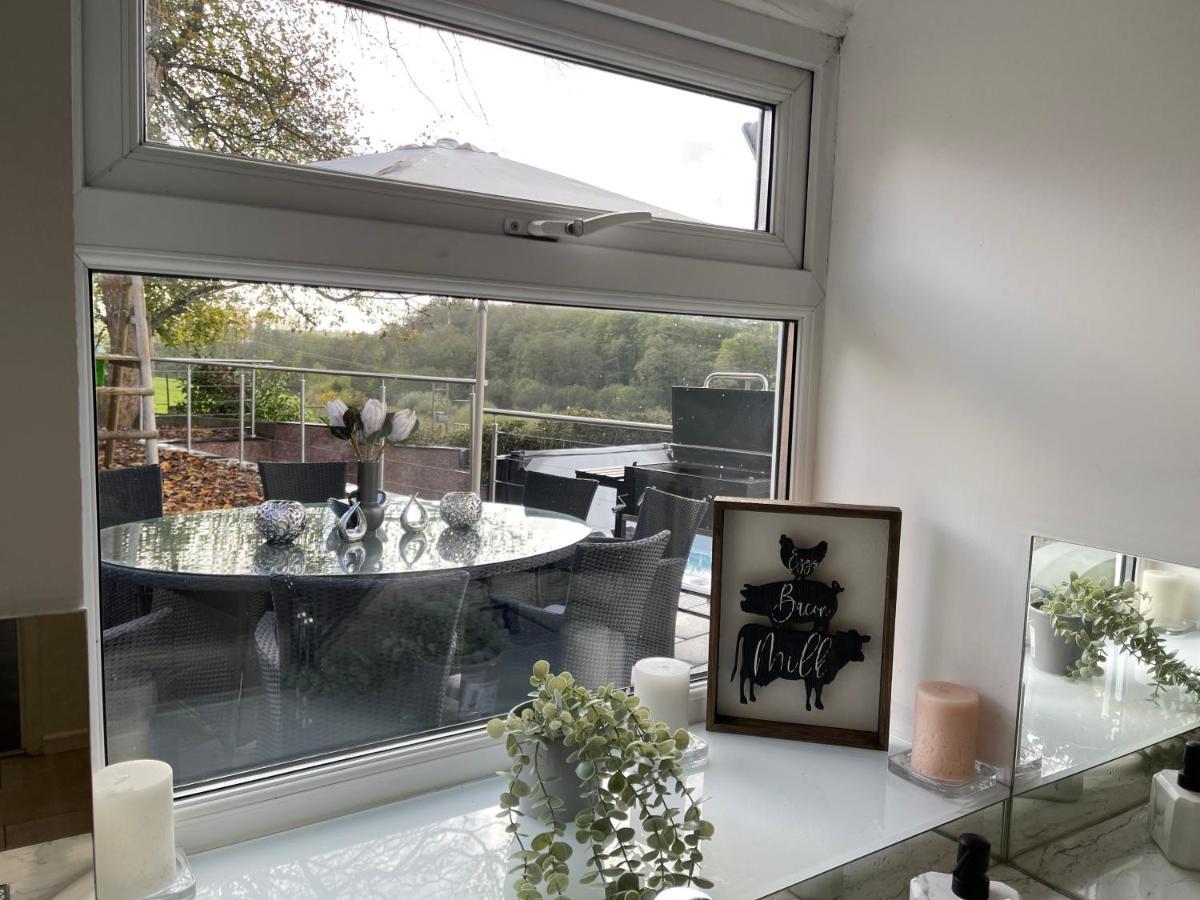 Tollgate House - Luxury Cozy Cottage - Huge Hot Tub - Alton Towers Cheadle  Extérieur photo