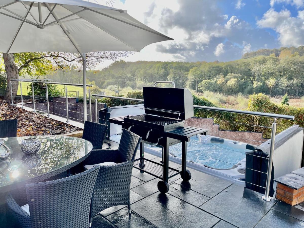 Tollgate House - Luxury Cozy Cottage - Huge Hot Tub - Alton Towers Cheadle  Extérieur photo